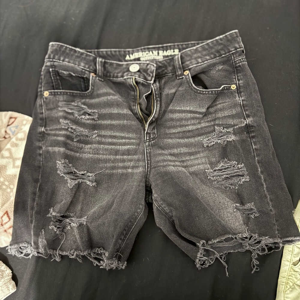 AMERICAN EAGLE HI-RISE TOMGIRL BERMUDA SHORTS